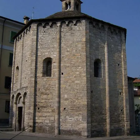 Sleeps 2 Pool Mezzegra